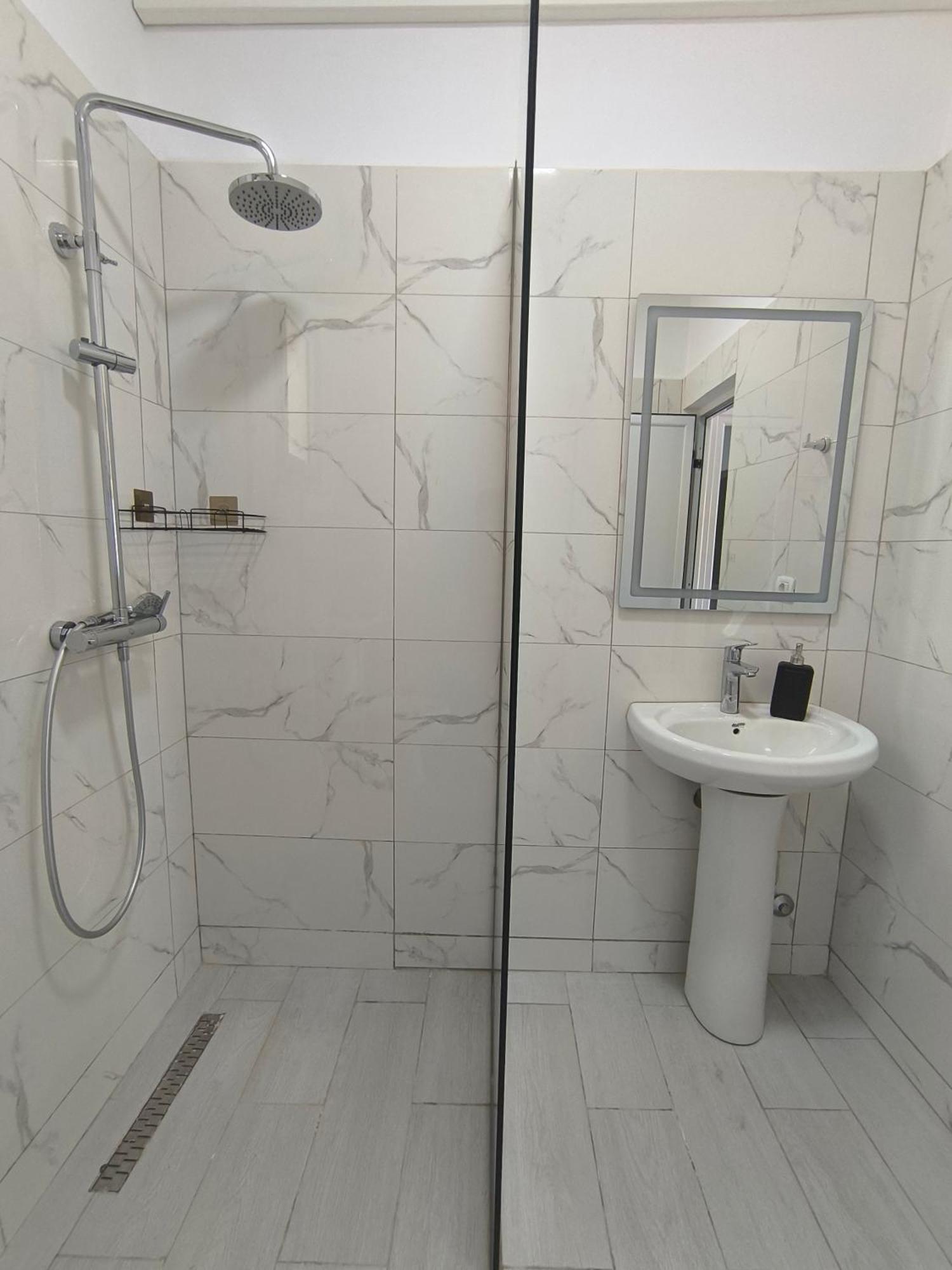 Kaful Apartments เคพาโร ภายนอก รูปภาพ